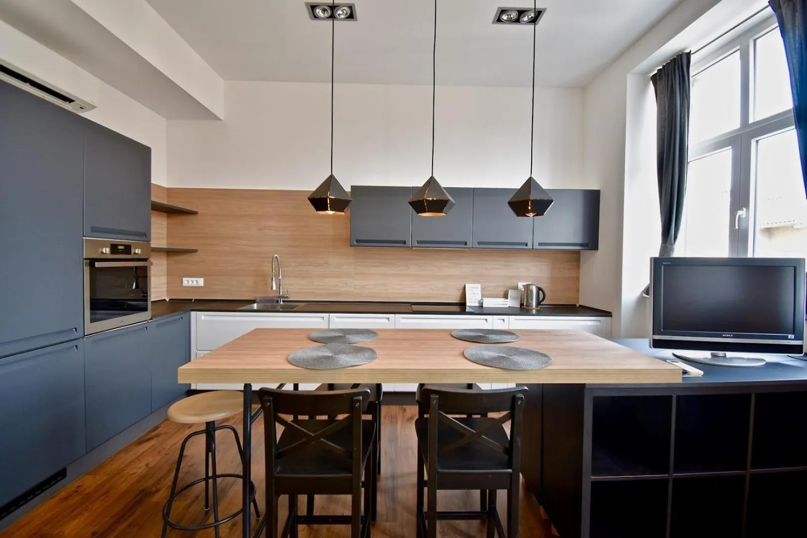 Modern Apartment With 2 Bedrooms Near Arena Pula