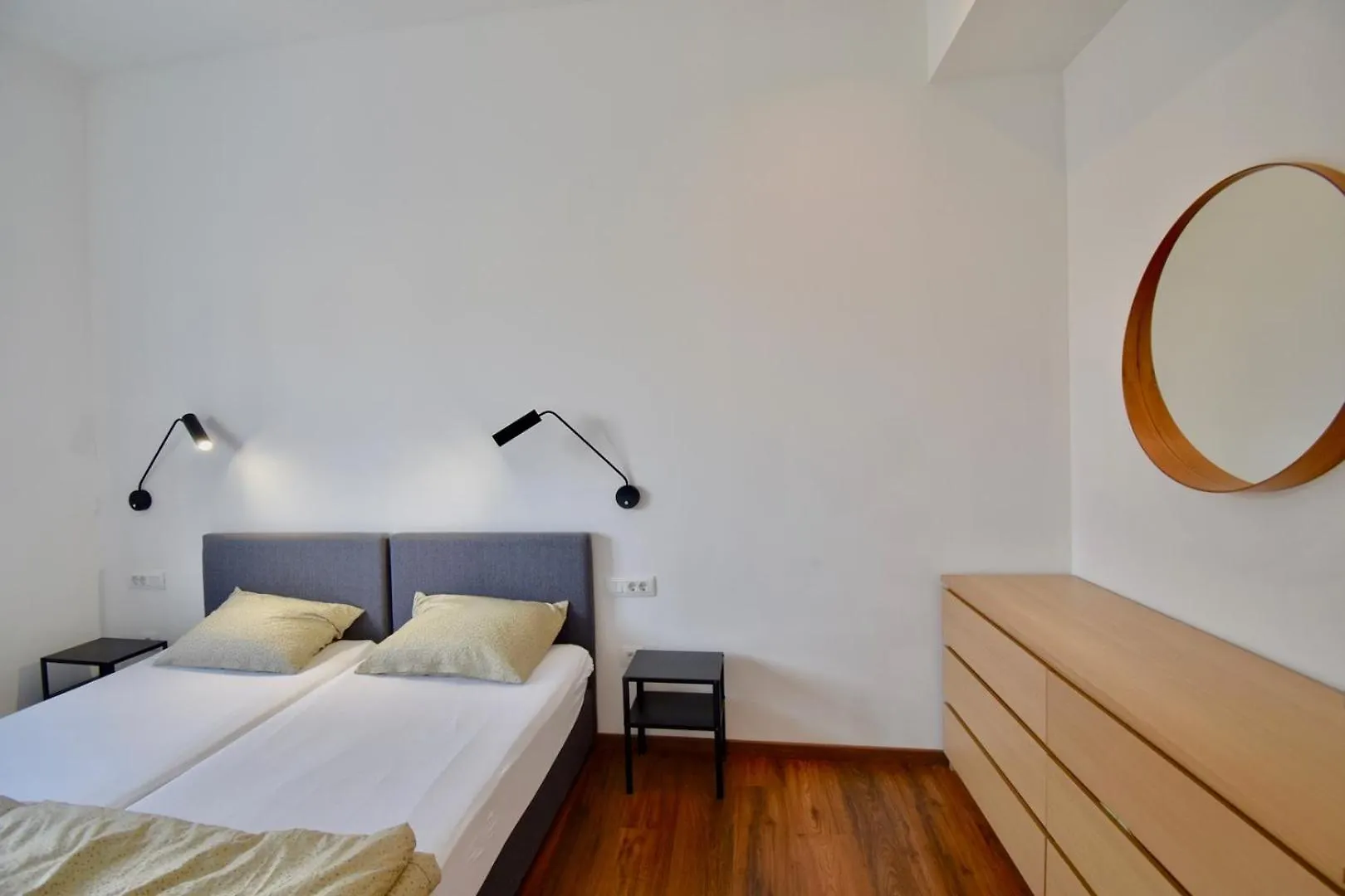 Modern Apartment With 2 Bedrooms Near Arena Pula