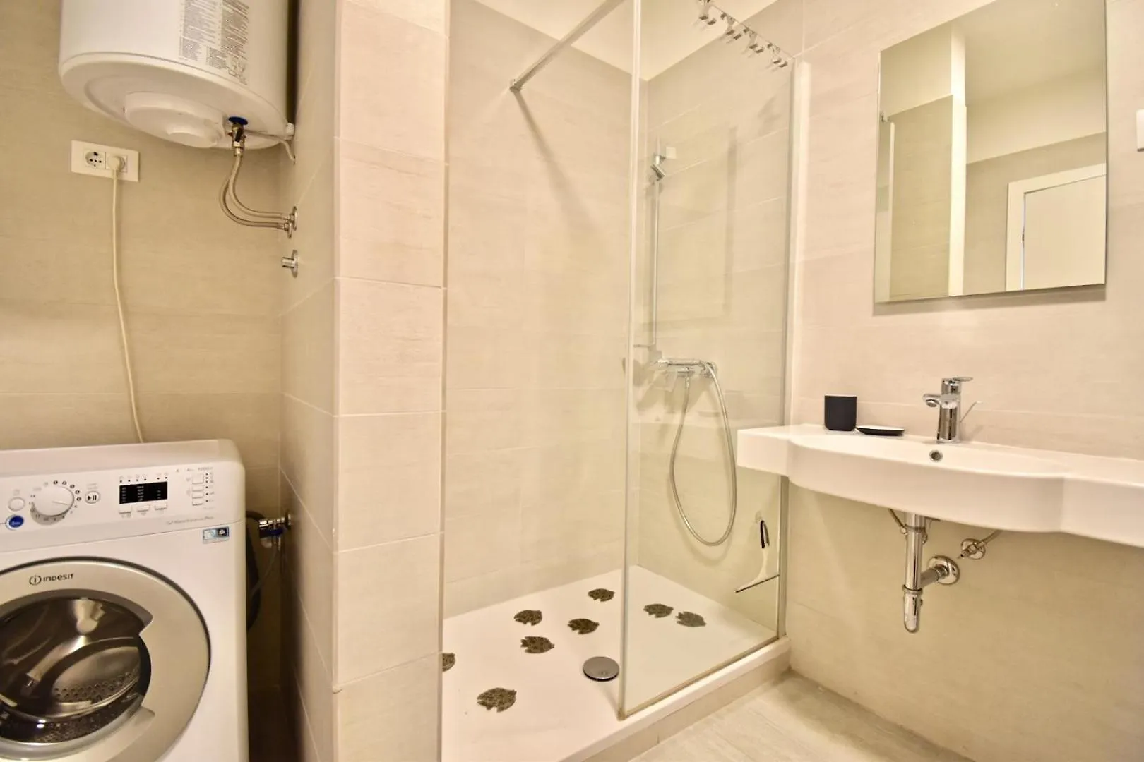 Modern Apartment With 2 Bedrooms Near Arena Pula Croatia