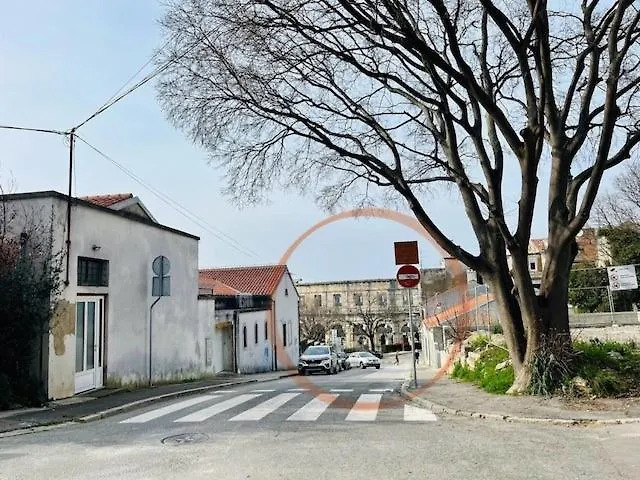 Modern Apartment With 2 Bedrooms Near Arena PUY 0*,