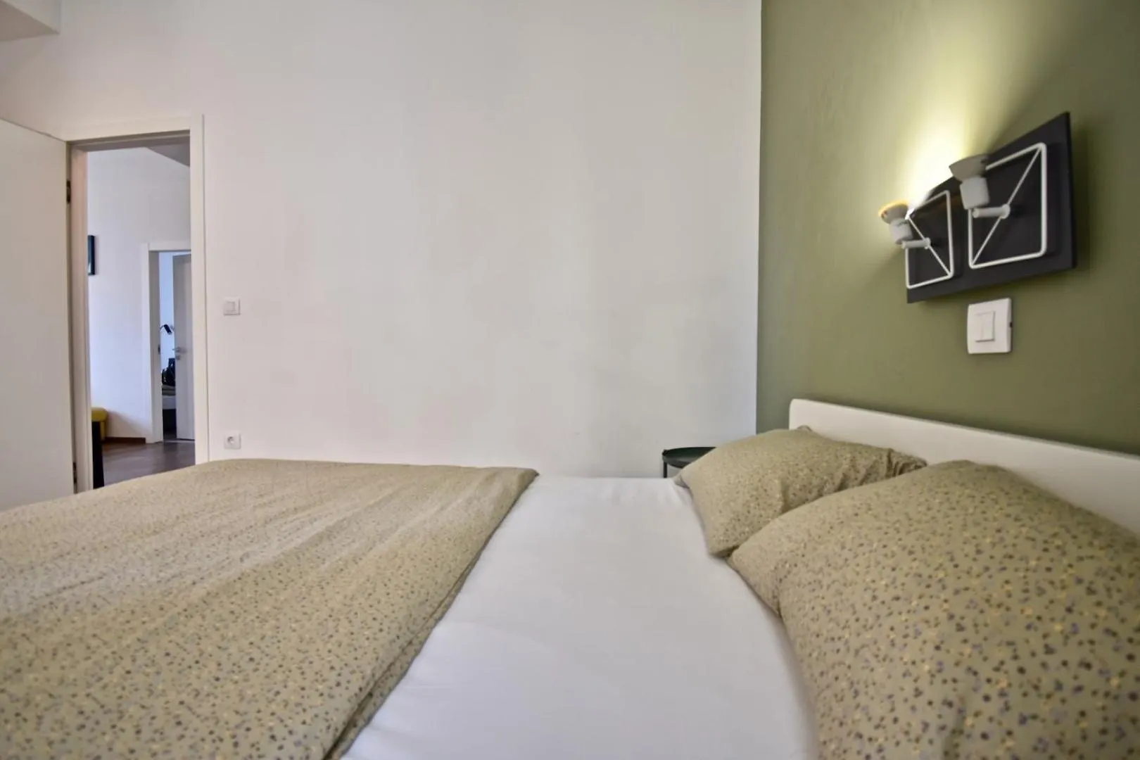 Modern Apartment With 2 Bedrooms Near Arena PUY